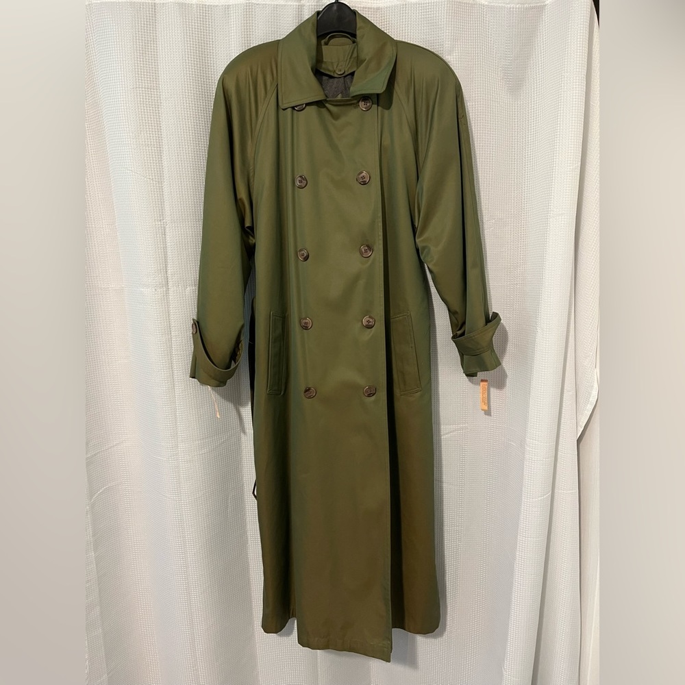 NWT! Christian Dior woman trench coat Sz 8